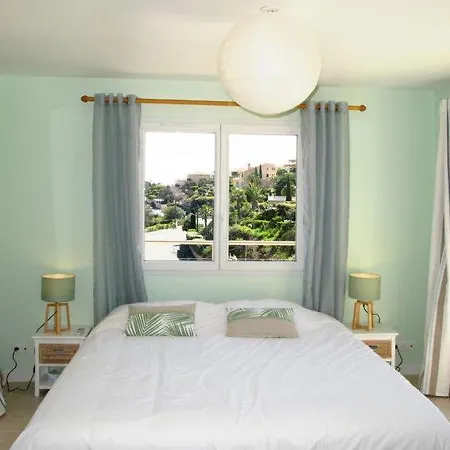 Saint-aygulf Sleeps 10 Pool Air Con Wifi *